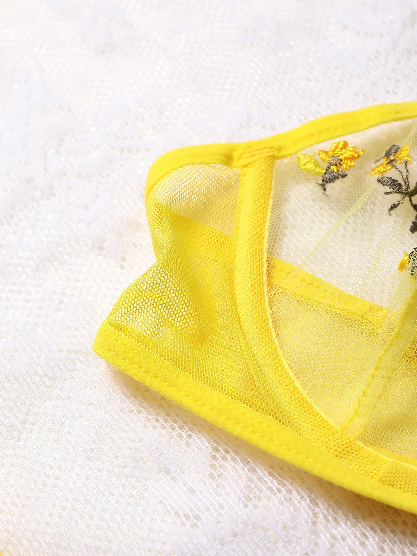 Yellow Sexy Lingerie Woman Lace Transparent Underwear Fairy Embroidery Brief Sets Delicate Bra Kit Push Up Erotic Breves Set