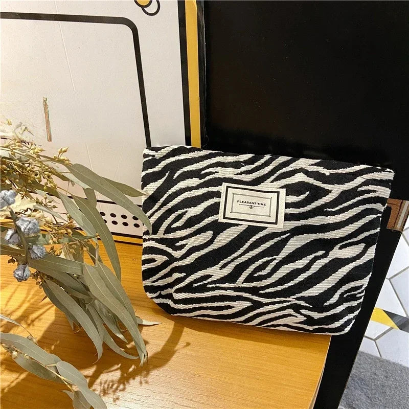 Large Women Leopard Cosmetic Bag Canvas Waterproof Zipper Make Up Bag Travel Washing Makeup Organizer Beauty Case