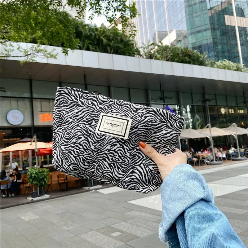 Large Women Leopard Cosmetic Bag Canvas Waterproof Zipper Make Up Bag Travel Washing Makeup Organizer Beauty Case
